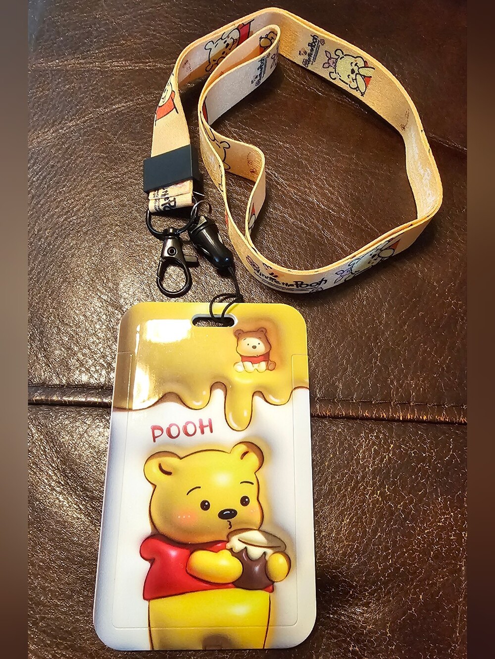 Winnie The Pooh Card ID Holder With Matching Lanyard NWOT - Picture 1 of 5